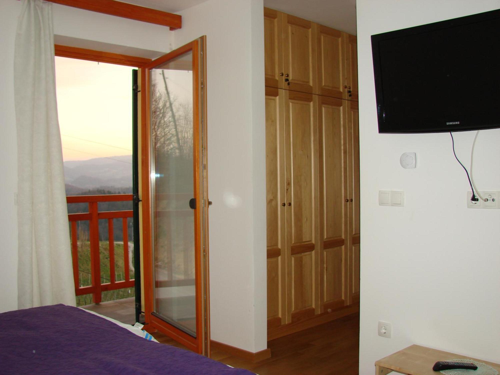 Farm Stay Jarc Vineyard Svecina Quarto foto
